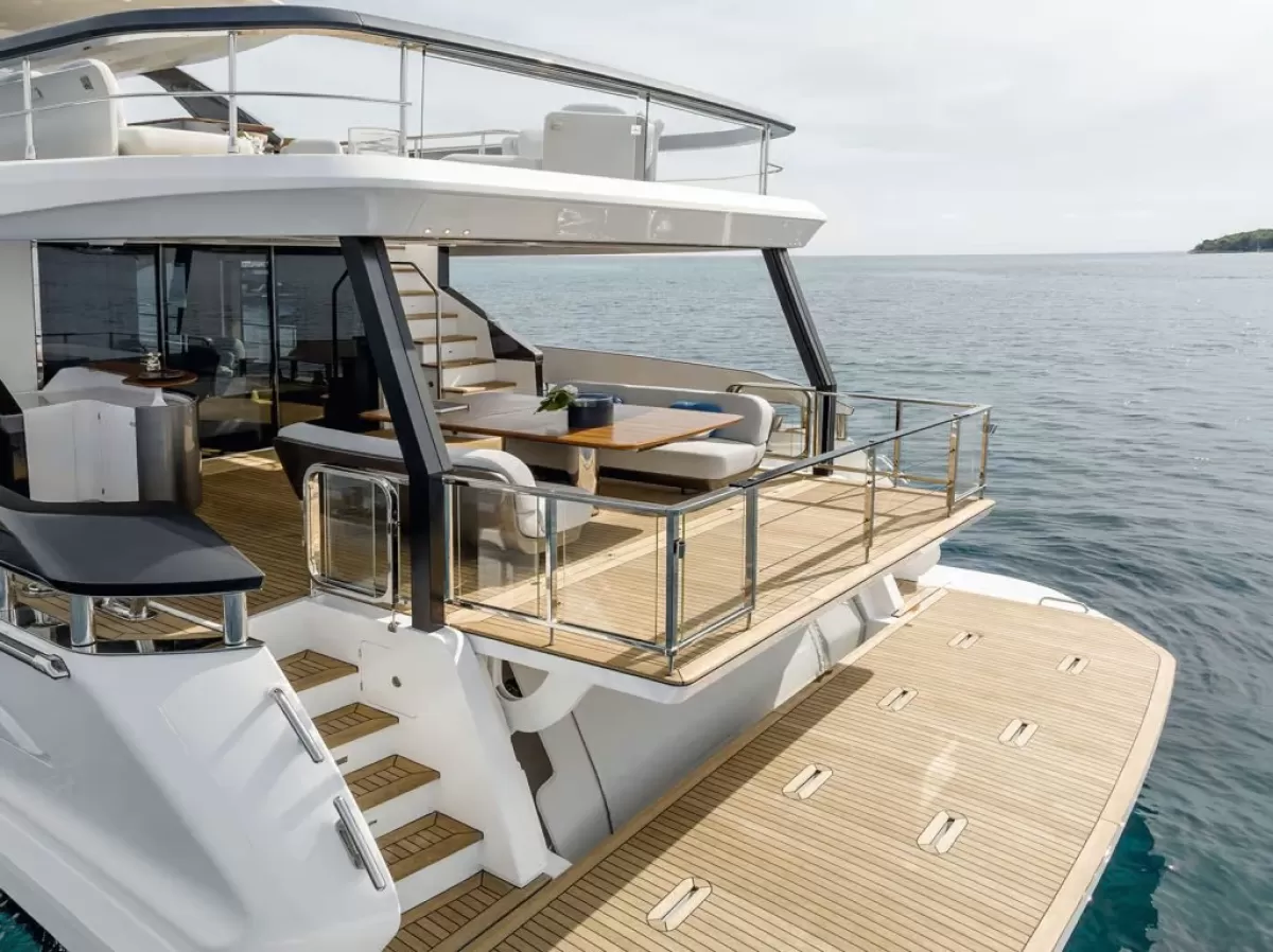 Deck2Deck™ terrace system, first seen on the Grande 26M
