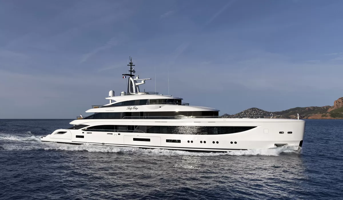 Luxury yacht Lady Estey 67M featuring expansive Oasis Deck® and pool