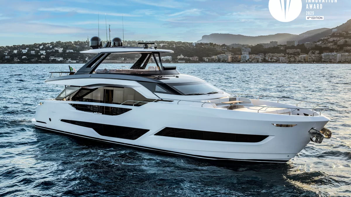 Ferretti Yachts 800 Wins Design Innovation Award