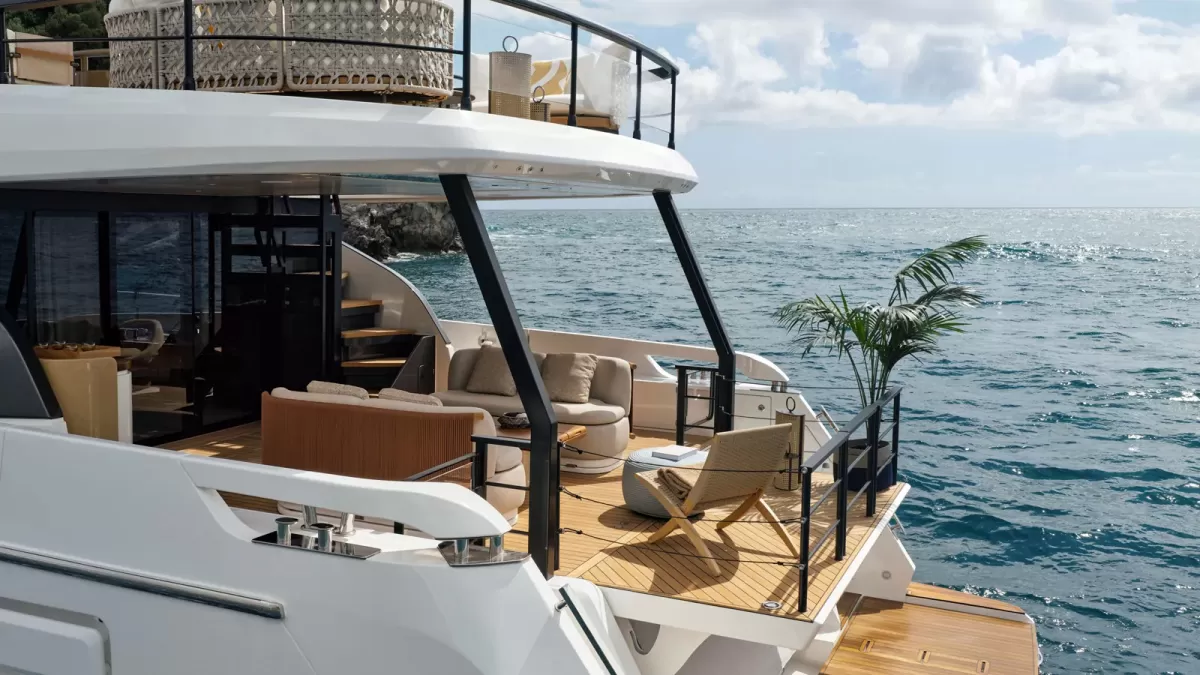 Azimut Fly 82 aft deck with outdoor seating area