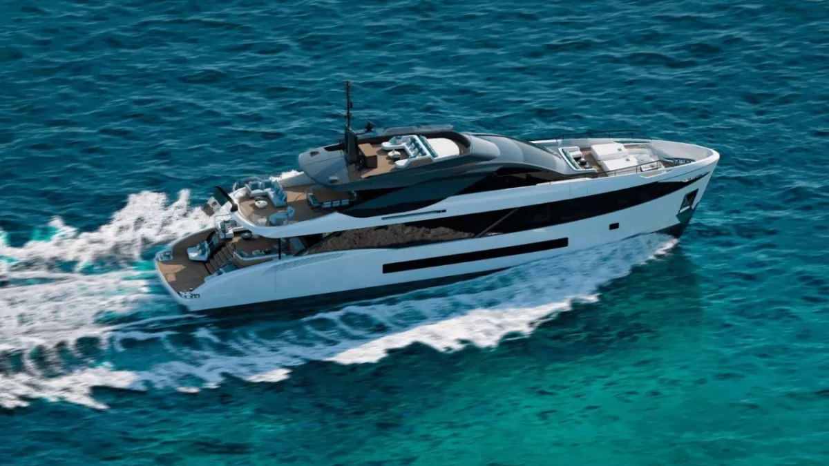 Mangusta GranSport 38 Yacht Debuts in Miami