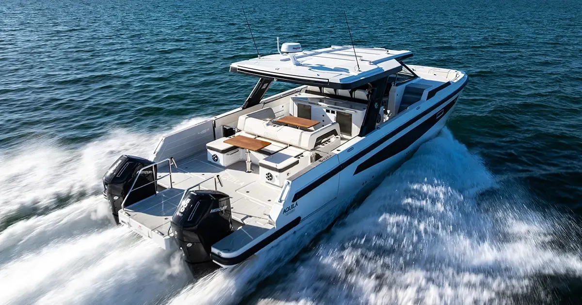 Aquila 45 Sport cruising