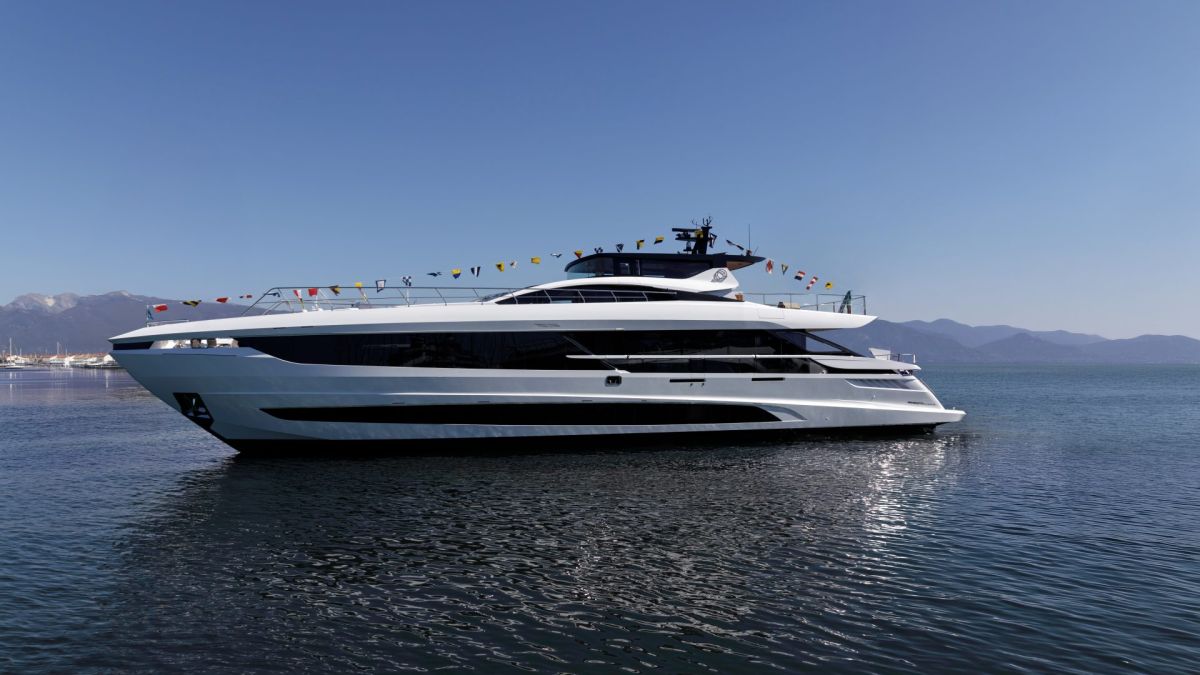 Mangusta launches first GranSport 34 in Viareggio for American owner