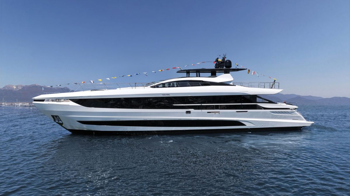 Mangusta launches second Oceano 34 yacht at Viareggio shipyard