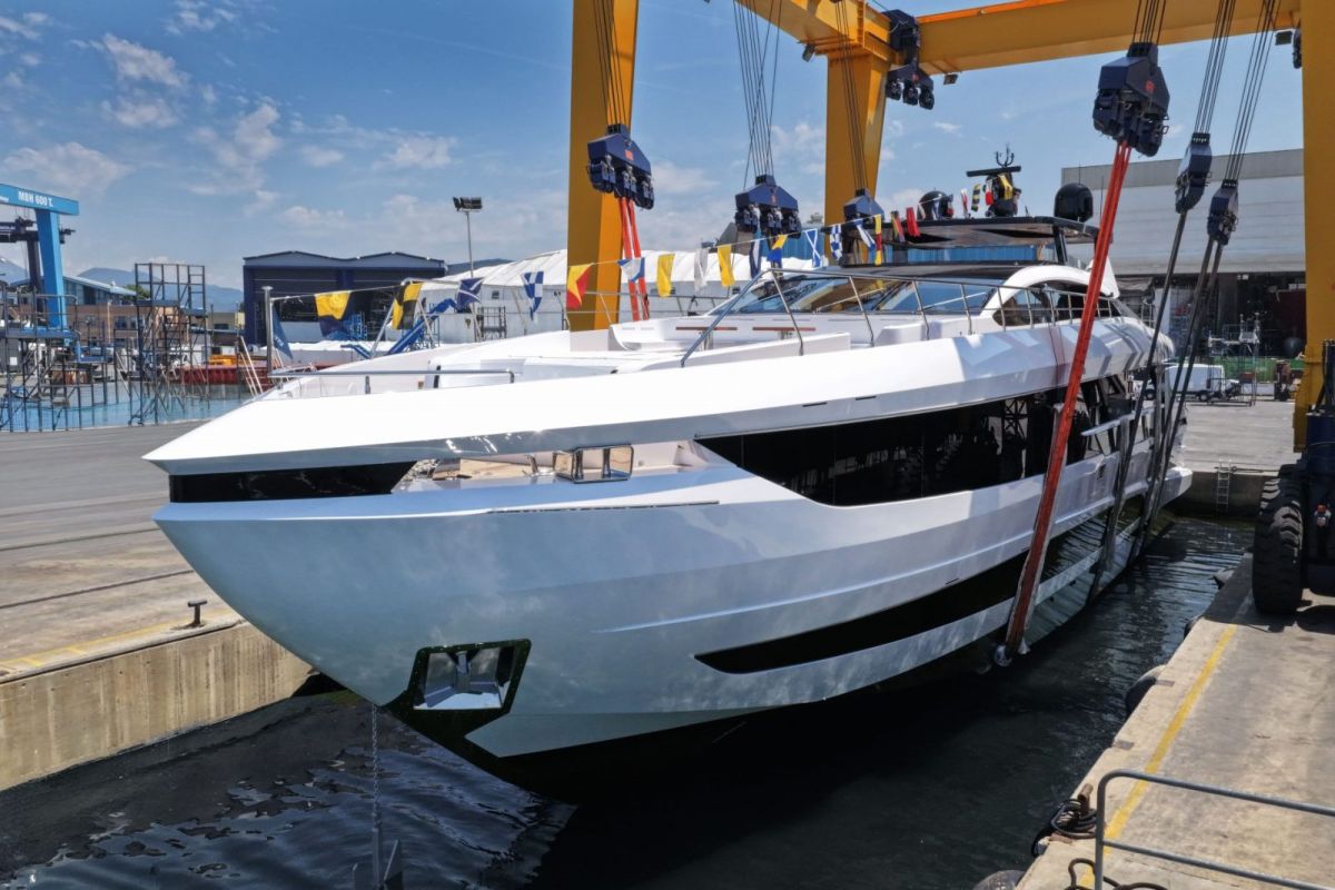 Mangusta launches second Oceano 34 yacht at Viareggio shipyard