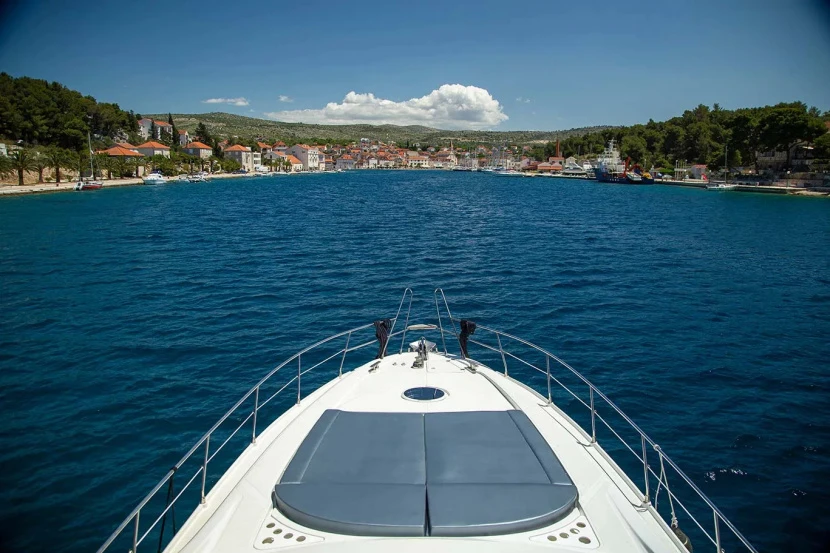 Daily rent - Alena 58 Sport Fly - from 2 950 €