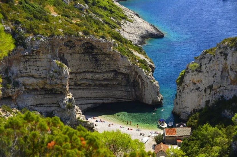 stiniva-vis