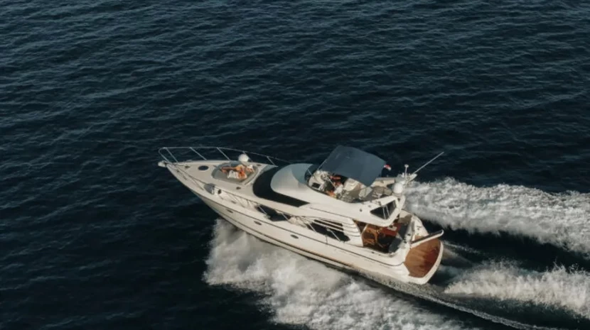 Sunseeker Manhattan 48 Fly