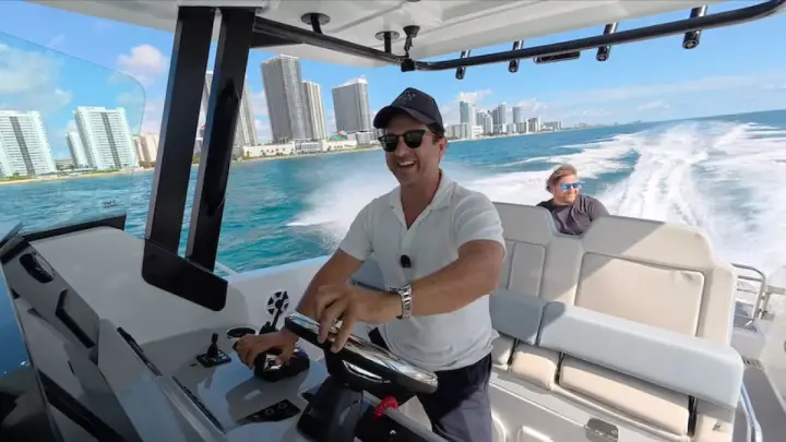 Jeanneau Leader 9.0 CC Series 2 tested by Dan's BoatLife in Miami