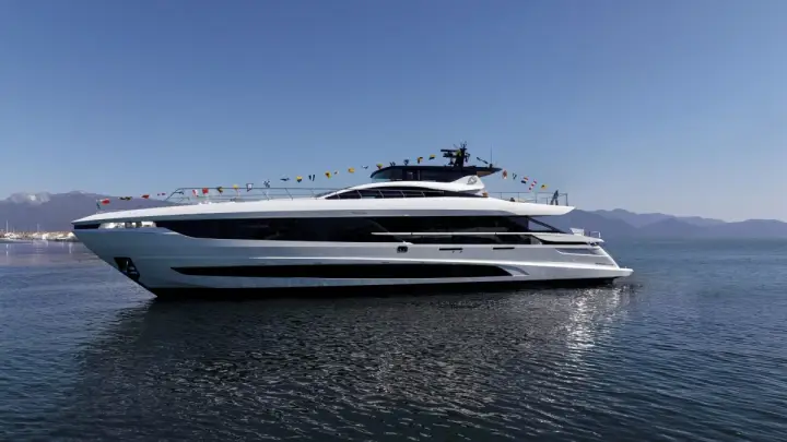 Mangusta launches first GranSport 34 in Viareggio for American owner