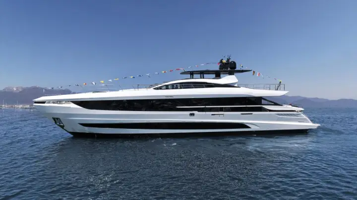 Mangusta launches second Oceano 34 yacht at Viareggio shipyard