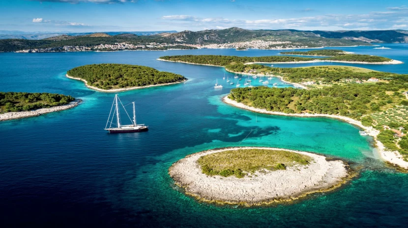 Paklinski otoci Yacht Charter