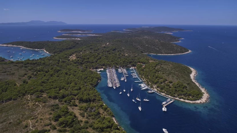 Palmizana Yacht Charter