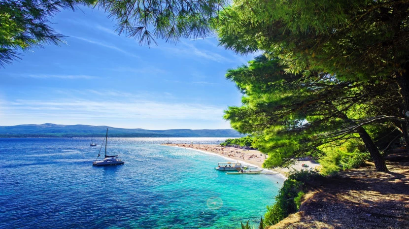 Zlatni rat yacht charter