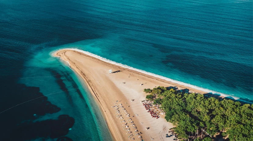 Zlatni rat yacht charter itinerary central dalmatia