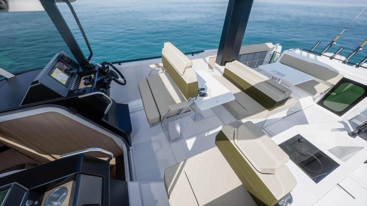Jeanneau EX34 Hard Top combines open-air cruising with compact design