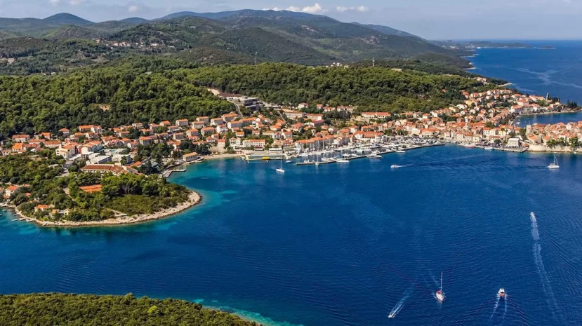 korcula luxury charter hotspot