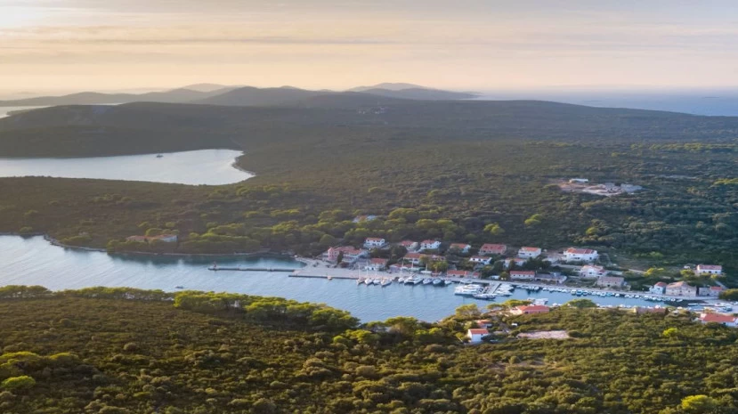 molat yacht charter