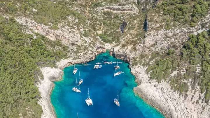 sailing-boat-and-catamaran
