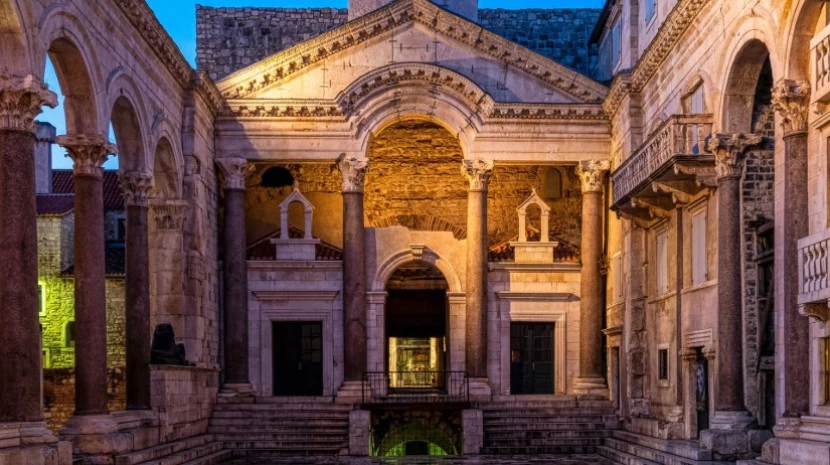 split yacht charter itinerary central dalmatia