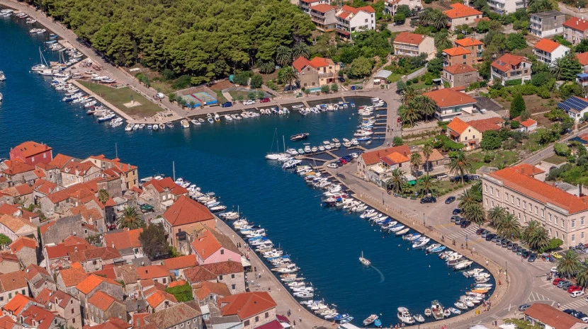 stari grad hvar Yacht Charter