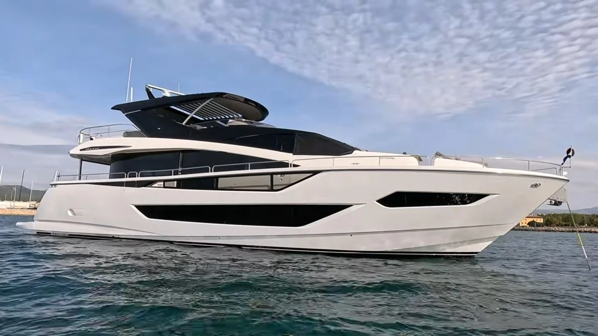 Experience Ultimate Luxury: A Full Tour of the 2024 Sunseeker 88 Yacht "Junior" (VIDEO)