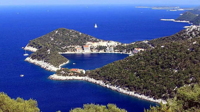 Zaklopatica bay